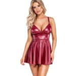 Minikleedje in rode matte wetlook